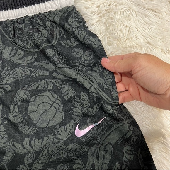 Nike Mens Dri-FIT DNA Floral Basketball Shorts Large - Picture 8 of 16